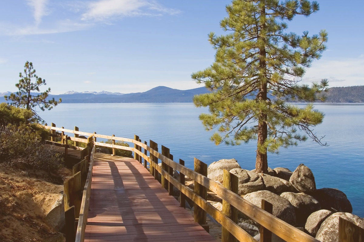 ENJOY A DELIGHTFUL WALK NEAR THE WATER'S EDGE OF THIS MAJESTIC LAKE.