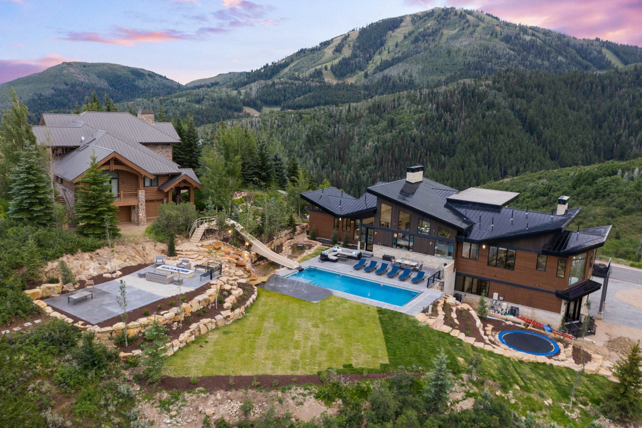 ELYSIUM CHALET IS A 6-BEDROOM FAMILY HOME WITH POOL AND HOT TUB IN PARK CITY.