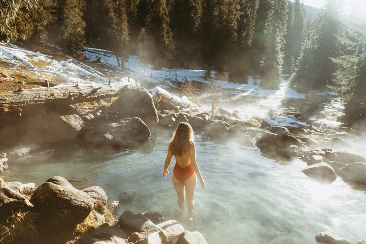 ENJOY A DIP IN ONE OF THE SUN VALLEY'S NATURAL HOT SPRINGS TO RELAX AND UNWIND.