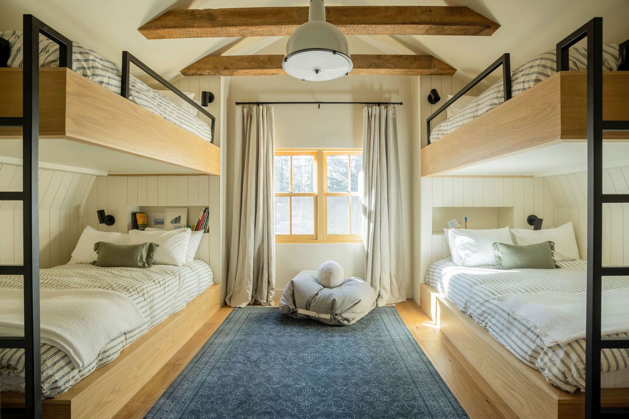 bunkbeds in bedroom