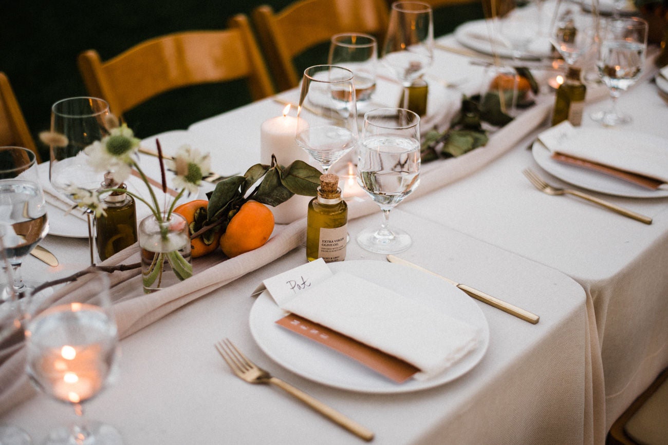 BOLD FLORALS ARE GREAT FOR CALIFORNIA WEDDINGS. [PHOTO CREDIT: MATTHEW DAVID STUDIO]