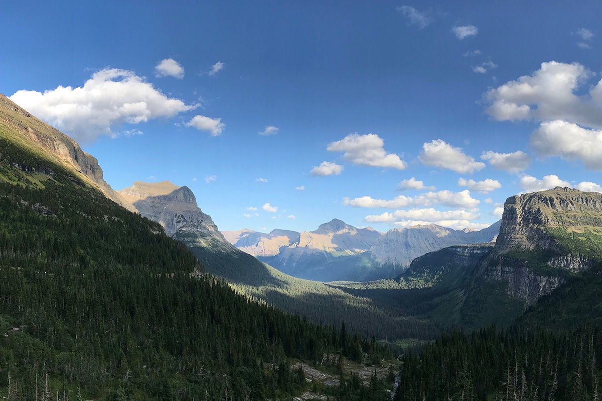 THE ROCKY MOUNTAINS STRETCH MORE THAN 3,000 MILES OVER 6 STATES—AND EVEN DIVIDES NORTH AMERICA. THE ROCKY MOUNTAINS STRETCH MORE THAN 3,000 MILES OVER 6 STATES—AND EVEN DIVIDES NORTH AMERICA.