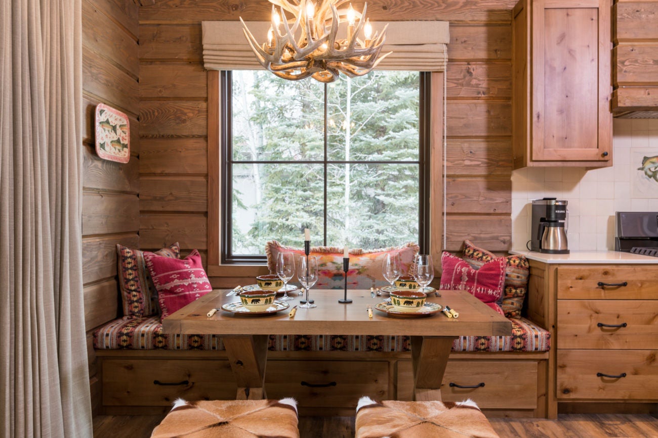 CHOCOLATE GULCH IS A NEWLY CONSTRUCTED CABIN. CHOCOLATE GULCH IS A NEWLY CONSTRUCTED CABIN.