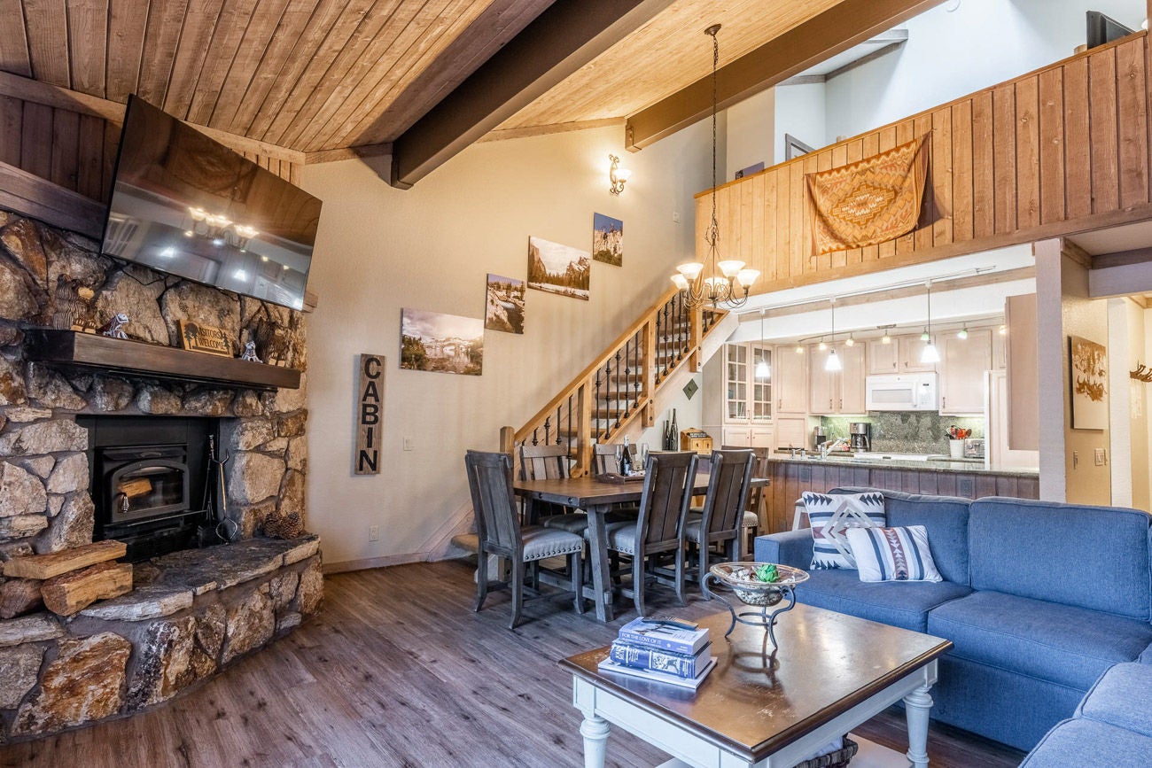 DOGS AND HUMANS LOVE THIS COZY CABIN IN MAMMOTH LAKES.