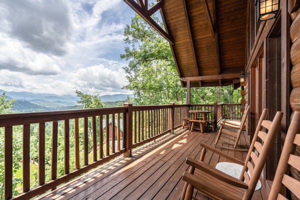 PLAY "I SPY" FROM THE DECK OF YOUR VACATION RENTAL, CLOSER TO HOME.
