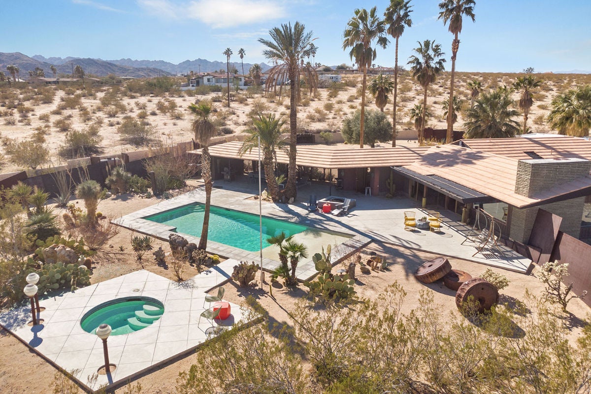 SET ON NEARLY 12 ACRES OF LAND, THE WHEELHOUSE IS A 2,221 SQ. FT. RANCH-STYLE HOME NEAR THE ENTRANCE OF JOSHUA TREE.